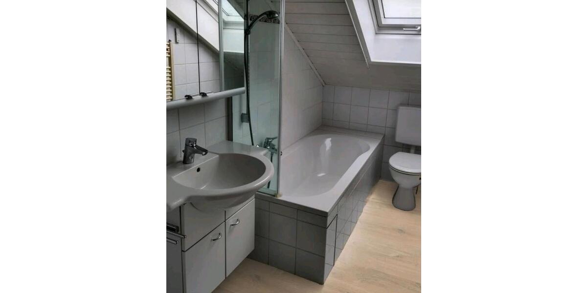 Dachgeschoßwohnung Nußloch - 3 Zimmer, 68 m&sup2;, 880&euro; | Angebot:24788287