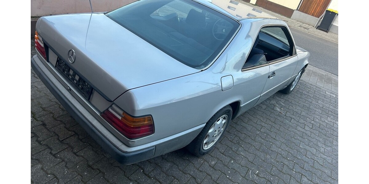 Mercedes-Benz CE 300 198.900 km 7.600 &euro; Bad Schwalbach 65307