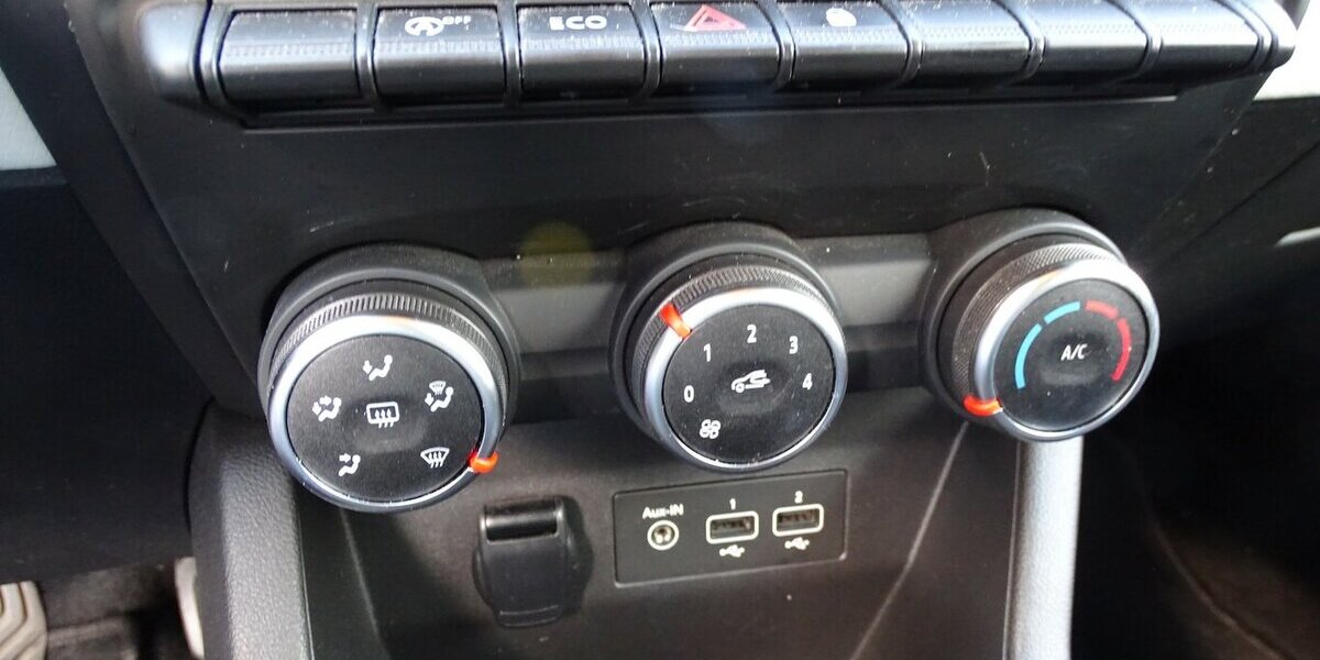 Renault Clio 1,0l Evolution Navi Rückfahrkamera, Einparkhi 31.015 km 12.990 € Rodgau 63110