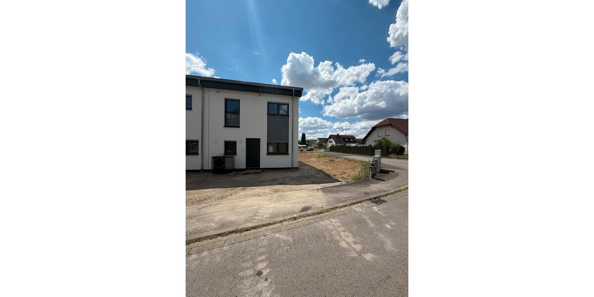 Reihenhaus Oberstreu - 4 Zimmer, 155 m&sup2;, 385.000&euro; | Angebot:27109723
