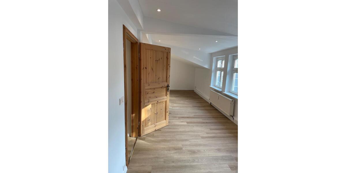 Dachgeschoßwohnung Hennigsdorf - 1.5 Zimmer, 63 m&sup2;, 790&euro; | Angebot:26123684