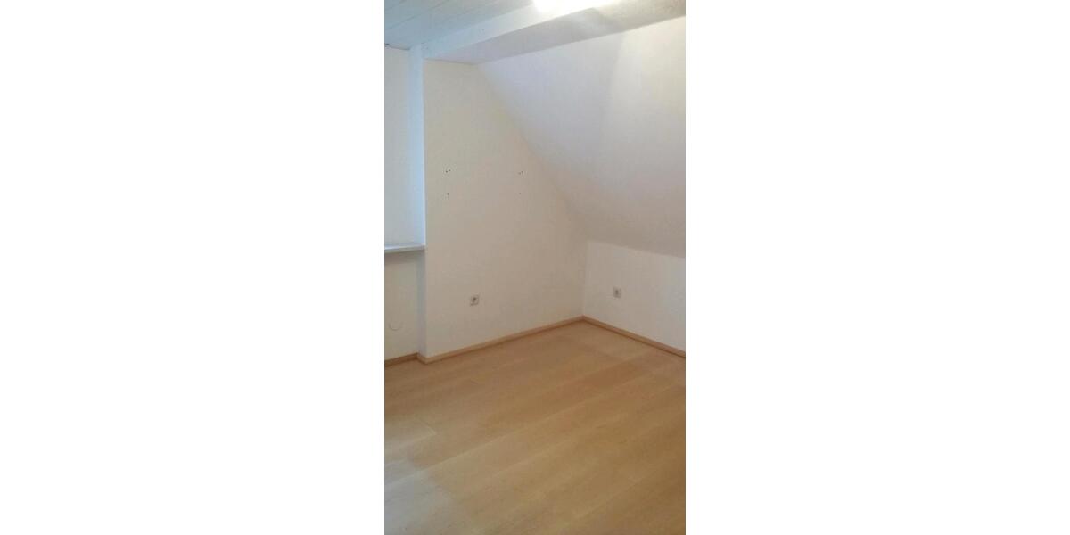 Einfamilienhaus Neusorg - 3 Zimmer, 127 m&sup2;, 1.350&euro; | Angebot:26338330