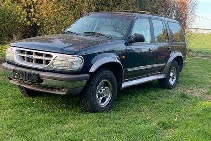 Ford Explorer 151.380 km 7.250 &euro; Priestewitz 01561
