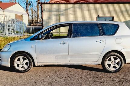 Toyota Avensis Verso 179.887 km 1.950 &euro; Berlin 13629