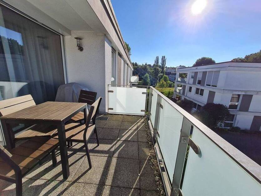 Helle 4-Zimmer-Wohnung mit Balkon in ruhiger und zentraler Lage, optional TG-Stellplatz