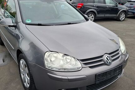VW Golf 183.000 km 2.299 € Paderborn 33100