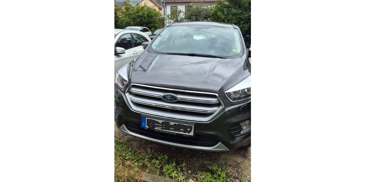 Ford Kuga 97.900 km 11.100 &euro; Nürtingen 72622