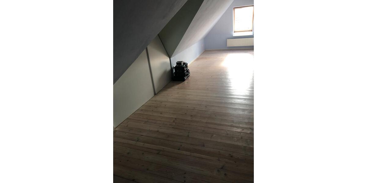 Dachgeschoßwohnung Risum-Lindholm Lindholm - 3 Zimmer, 20 m&sup2;, 249.000&euro; | Angebot:25886930