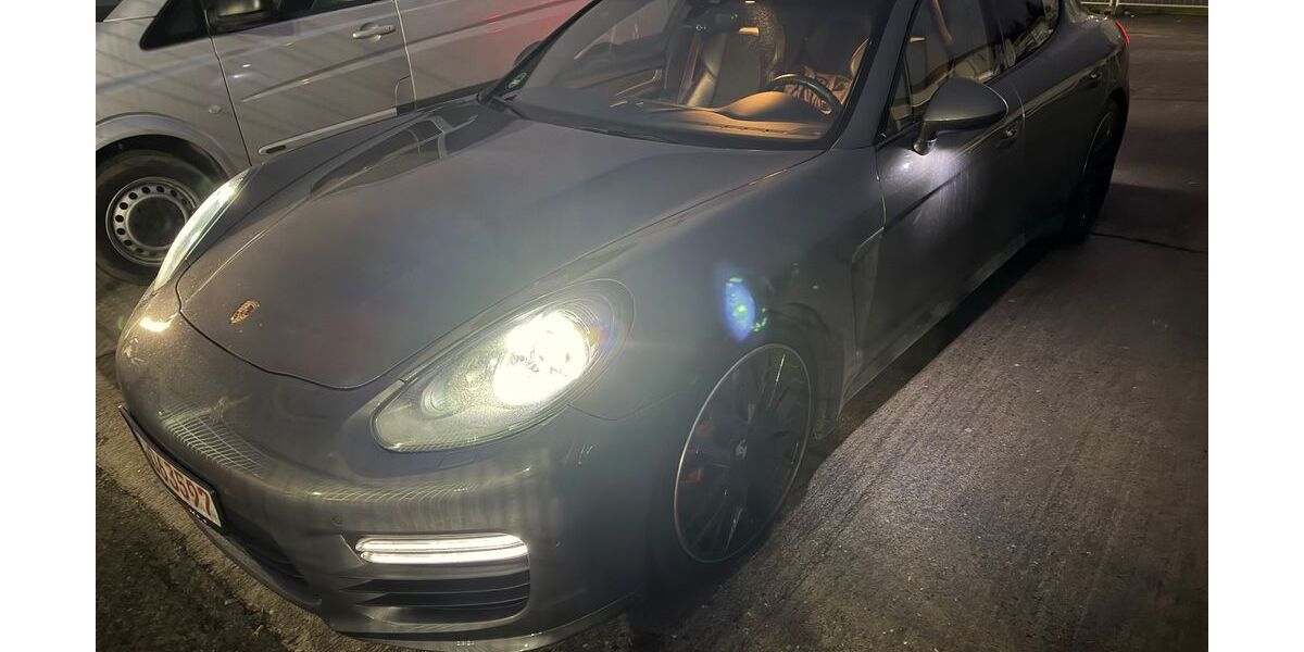 Porsche Panamera 207.000 km 32.300 &euro; Velten 16727