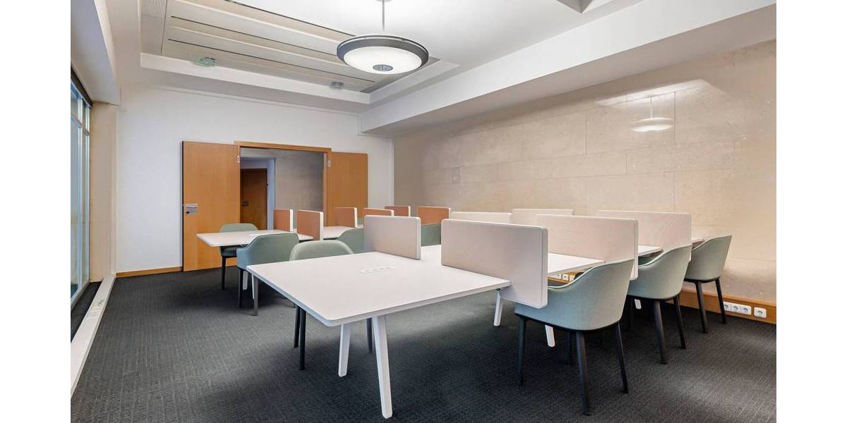 Buchen Sie einen reservierten Coworking-Arbeitsplatz oder Hot Desk in Regus Puschkinplatz zimmer