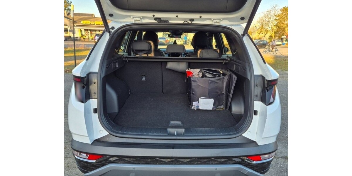 Hyundai Tucson 19.500 km 28.500 &euro; Hamburg 20038