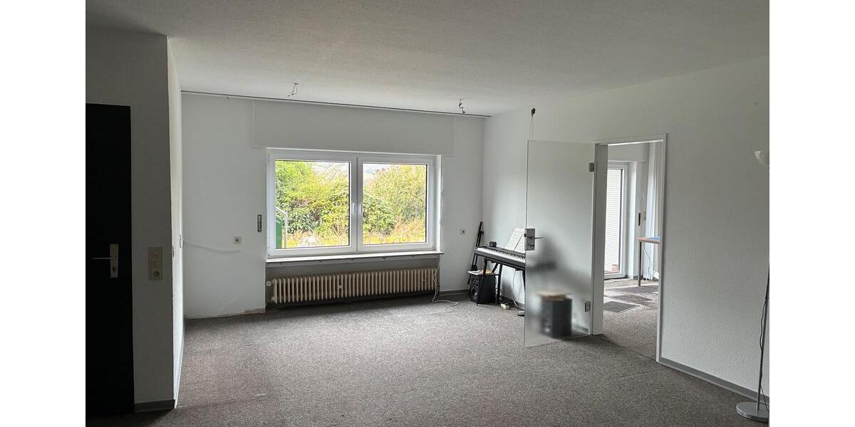 Einfamilienhaus Gummersbach - 8 Zimmer, 220 m&sup2;, 1.900&euro; | Angebot:26340217