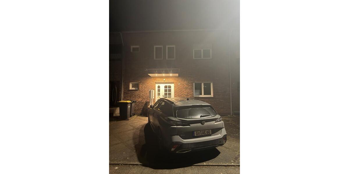 Etagenwohnung Grevenbroich Neuenhausen - 2 Zimmer, 65 m&sup2;, 900&euro; | Angebot:25525466