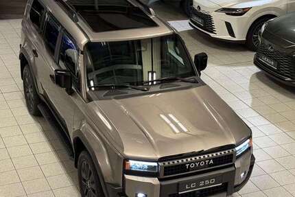 Toyota Land Cruiser 16.668 km 88.495 € Poing bei München 85586