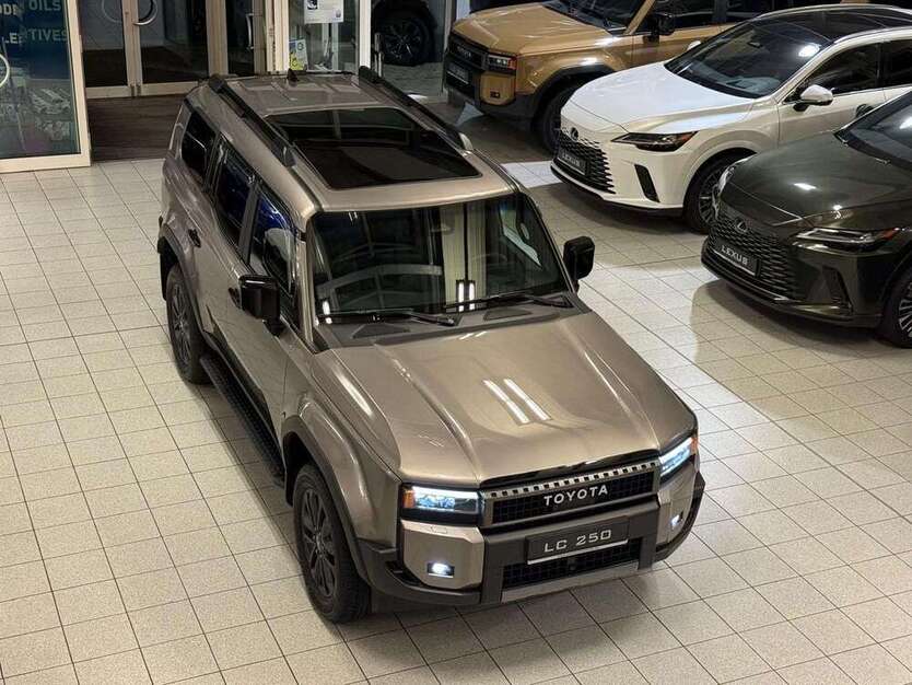 Toyota Land Cruiser 16.668 km 88.495 € Poing bei München 85586