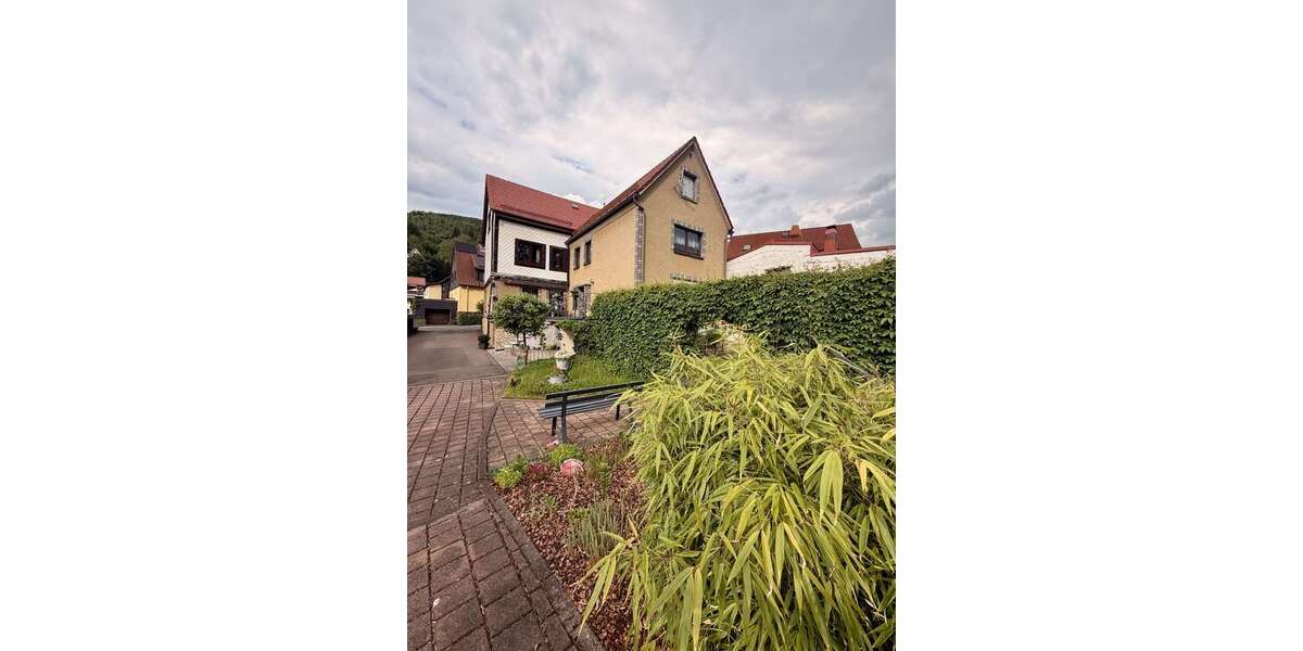 Einfamilienhaus Steinbach-Hallenberg Hallenberg - 7 Zimmer, 240 m&sup2;, 119.000&euro; | Angebot:26222468