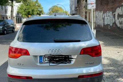 Audi Q7 298.000 km 5.950 € Berlin 12051