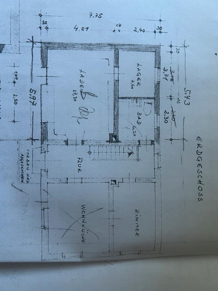 Einfamilienhaus mit Garage und Garten