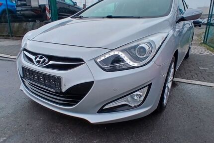 Hyundai i40 209.000 km 5.999 &euro; Berlin 13597