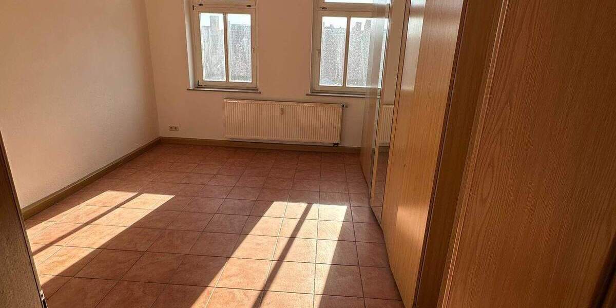 Etagenwohnung Weißenfels - 2 Zimmer, 54 m&sup2;, 325&euro; | Angebot:24990523