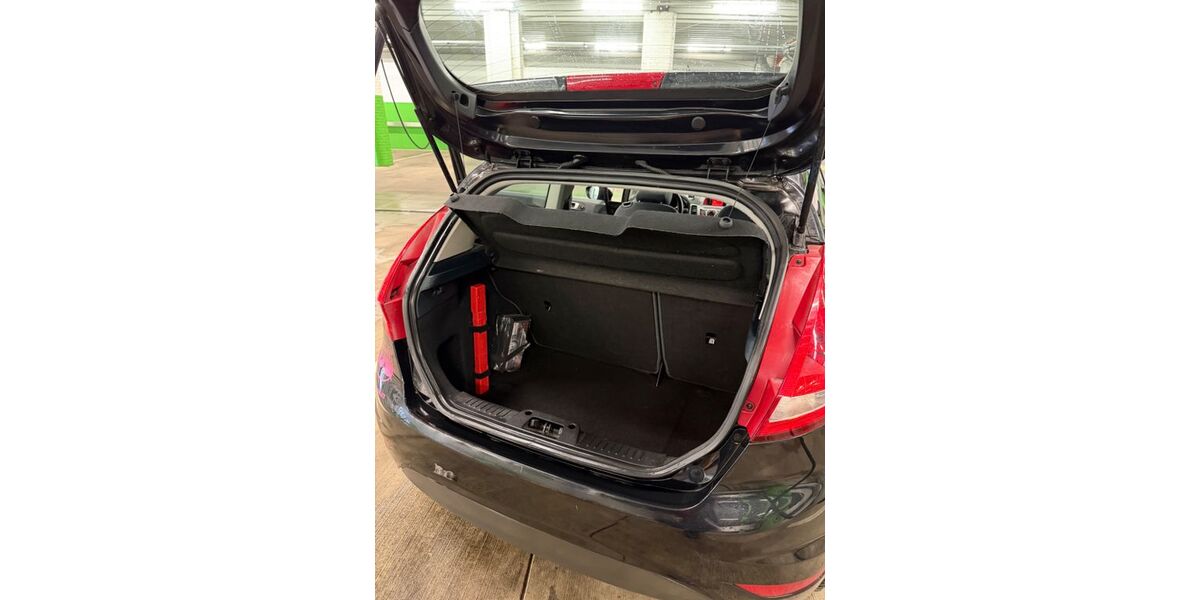 Ford Fiesta 157.200 km 2.900 &euro; Aachen 52062