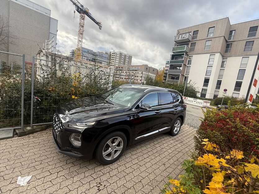 Hyundai SANTA FE 113.500 km 24.700 € München 81475