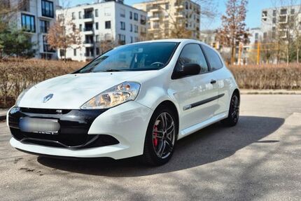 Renault Clio 129.500 km 13.900 € München 81539