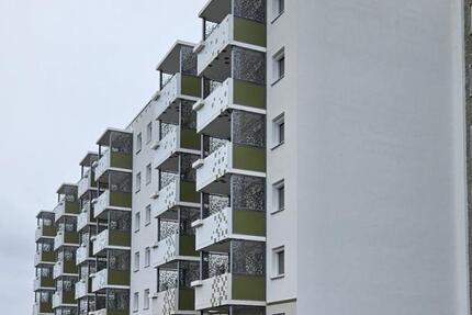 Wohnung Gröditz - 3 Zimmer, 80 m&sup2;, 598&euro; | Angebot:25426470