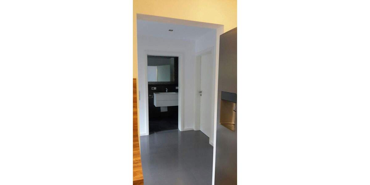 LUXUS Appartament mit Einbauküche, Balkon, Garage 2 zimmer