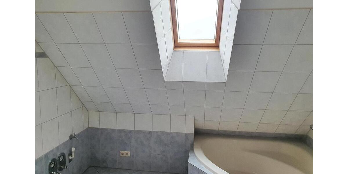 Etagenwohnung Hamberge - 3 Zimmer, 95 m&sup2;, 950&euro; | Angebot:25207815