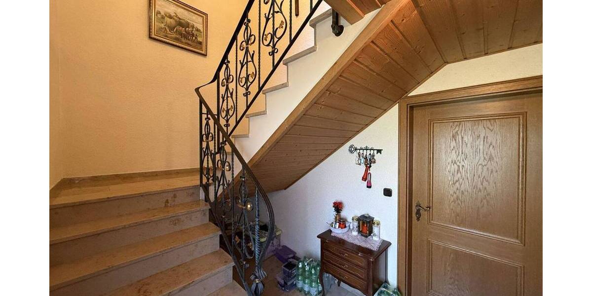 Einfamilienhaus Simbach am Inn / Kirchberg Simbach - 8 Zimmer, 215 m&sup2;, 320.000&euro; | Angebot:26817265