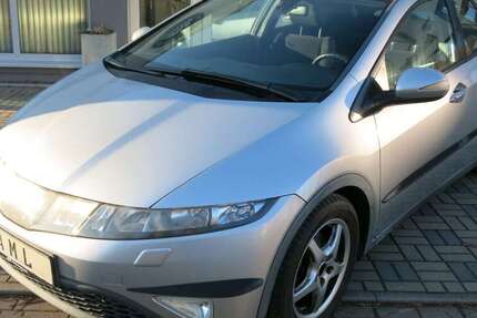 Honda Civic 198.000 km 3.990 &euro; Lucka 04613