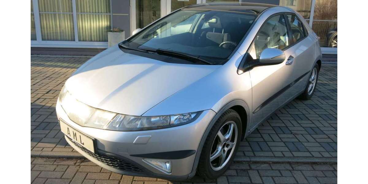 Honda Civic 198.000 km 3.990 &euro; Lucka 04613