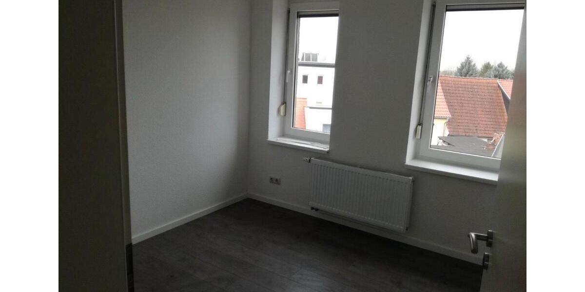 Etagenwohnung Zörbig - 3 Zimmer, 61 m&sup2;, 400&euro; | Angebot:25351328