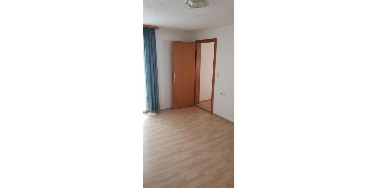 Etagenwohnung Hausham - 2 Zimmer, 65 m&sup2;, 700&euro; | Angebot:25842114
