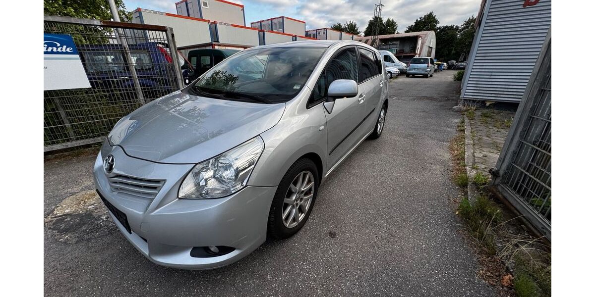 Toyota Corolla Verso 168.500 km 5.900 &euro; Pinneberg 25421