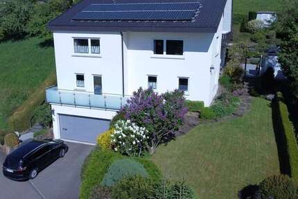Haus Albstadt-Laufen Laufen - 10 Zimmer, 245 m&sup2;, 1.950&euro; | Angebot:27350044