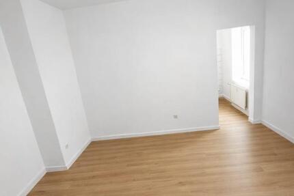 Helle 1-Zimmer-Altbauwohnung (ca. 21 m²) im 1. OG – Bahnhofstr 1 zimmer