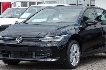 VW Golf 9.500 km 30.745 € Meißen 01662