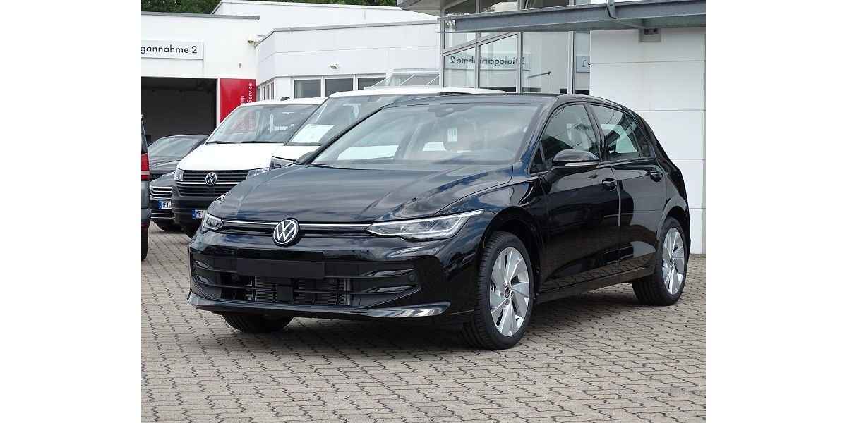 VW Golf 9.500 km 30.745 € Meißen 01662