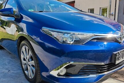 Toyota Auris Touring Sports