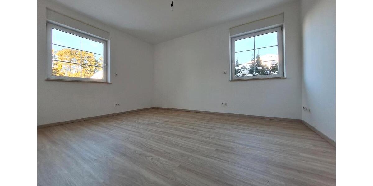 Zwei-Zimmer-Wohnung (Hochparterre) oder ganzes Haus 2 zimmer