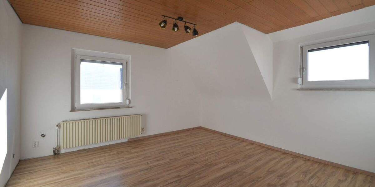 Mehrfamilienhaus, Wohnhaus Rutesheim - 7 Zimmer, 178 m&sup2;, 590.000&euro; | Angebot:25427685