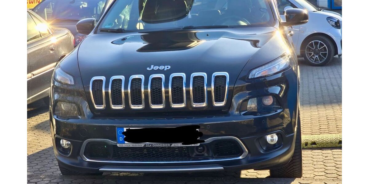 Jeep Cherokee 146.000 km 16.500 &euro; Berlin 13593