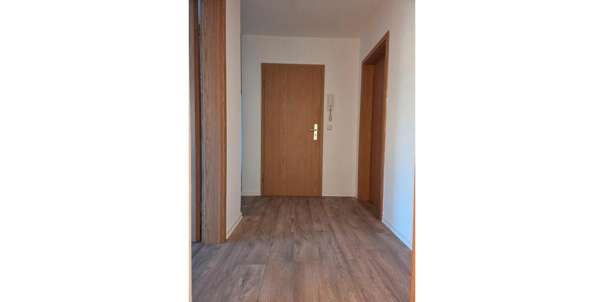 Dachgeschoßwohnung Döbeln - 3 Zimmer, 60 m&sup2;, 45.000&euro; | Angebot:27693936