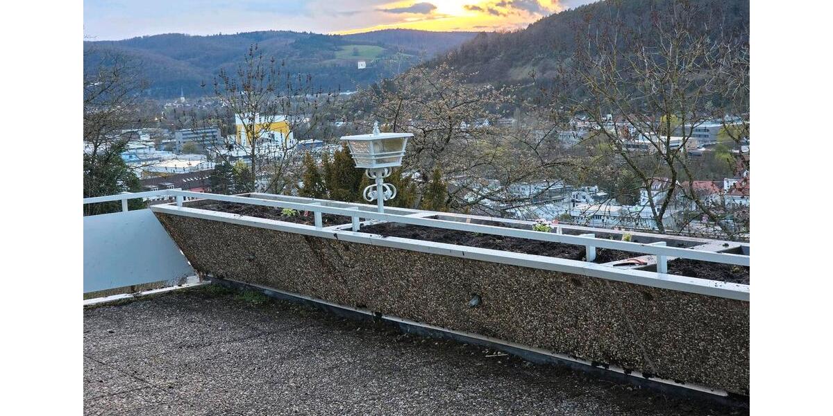 Etagenwohnung Mosbach - 6 Zimmer, 198 m&sup2;, 1.400&euro; | Angebot:26018611