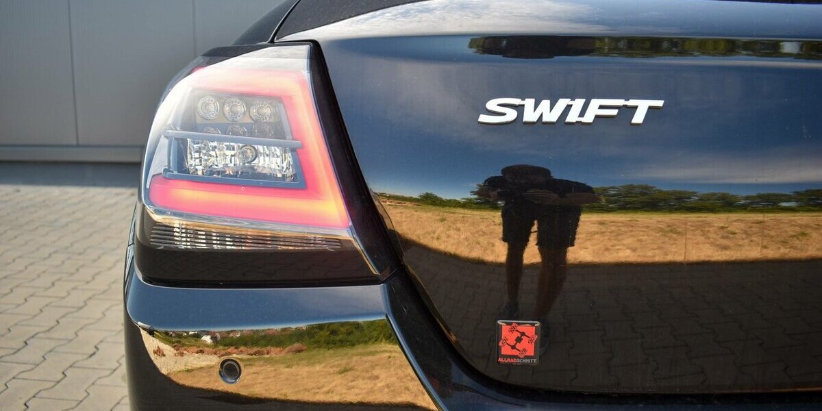 Suzuki Swift Club 1.2l M/T Dualjet Hybrid 19.835 km 15.890 &euro; Höchberg-Würzburg 97204