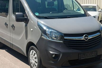 Opel Vivaro 200.000 km 9.950 &euro; Mietingen 88487
