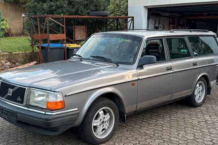 Volvo 240 326.085 km 7.900 &euro; Bergheim 50129
