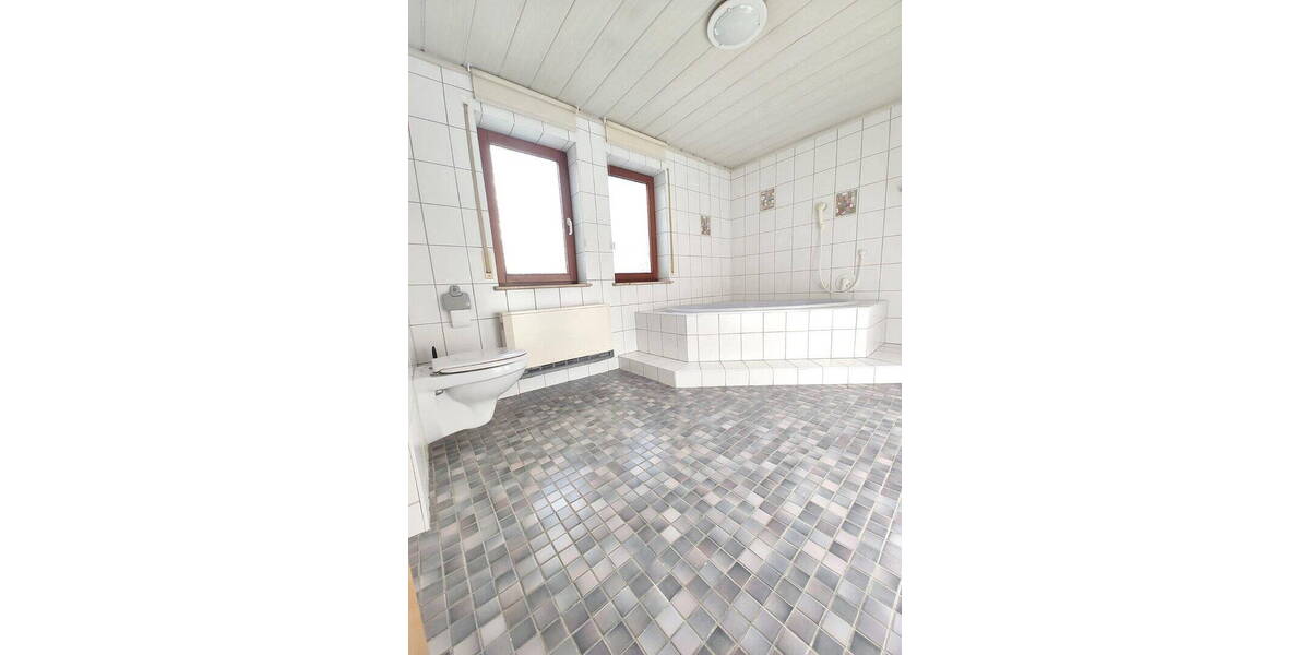 Reihenmittelhaus Östringen-Odenheim Odenheim - 1 Zimmer, 294 m&sup2;, 349.000&euro; | Angebot:26286509